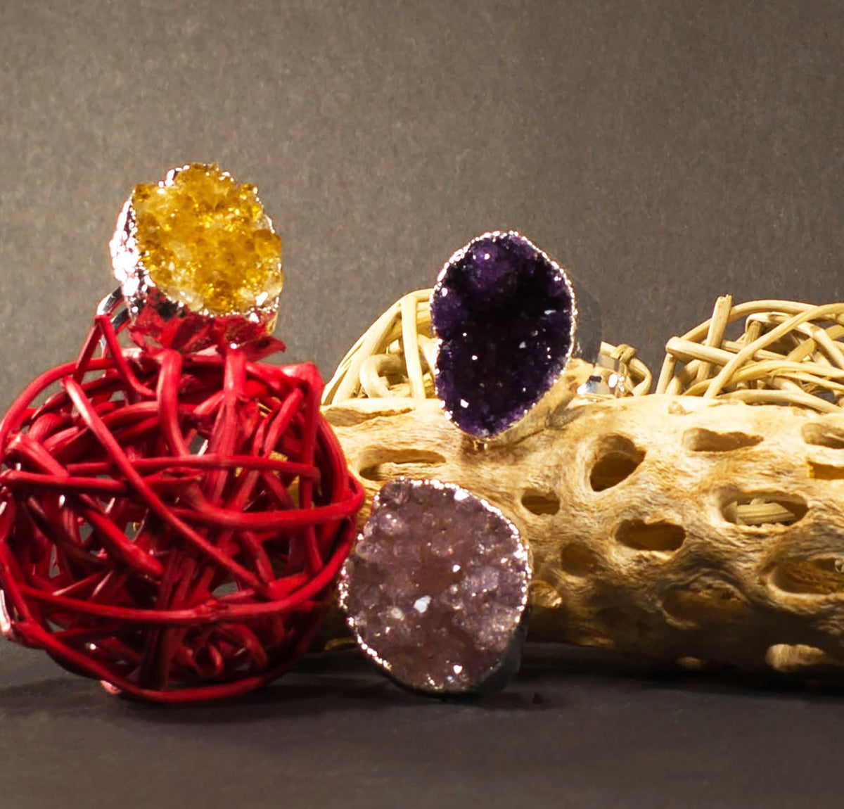 Anello con Pietra Naturale e Fascia in Argento