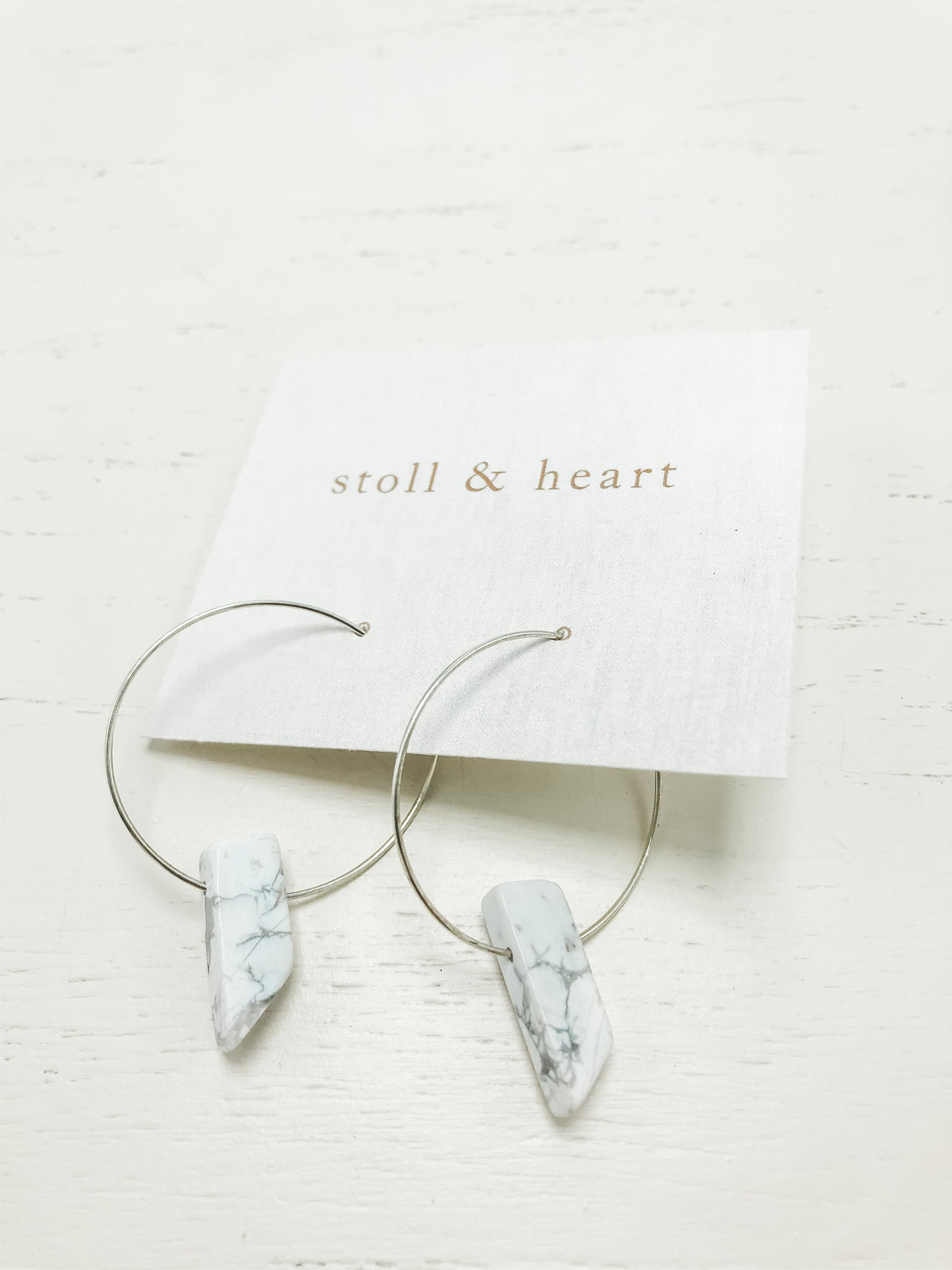 Orecchini a Cerchio in Argento Sterling con Howlite Naturale - Henley