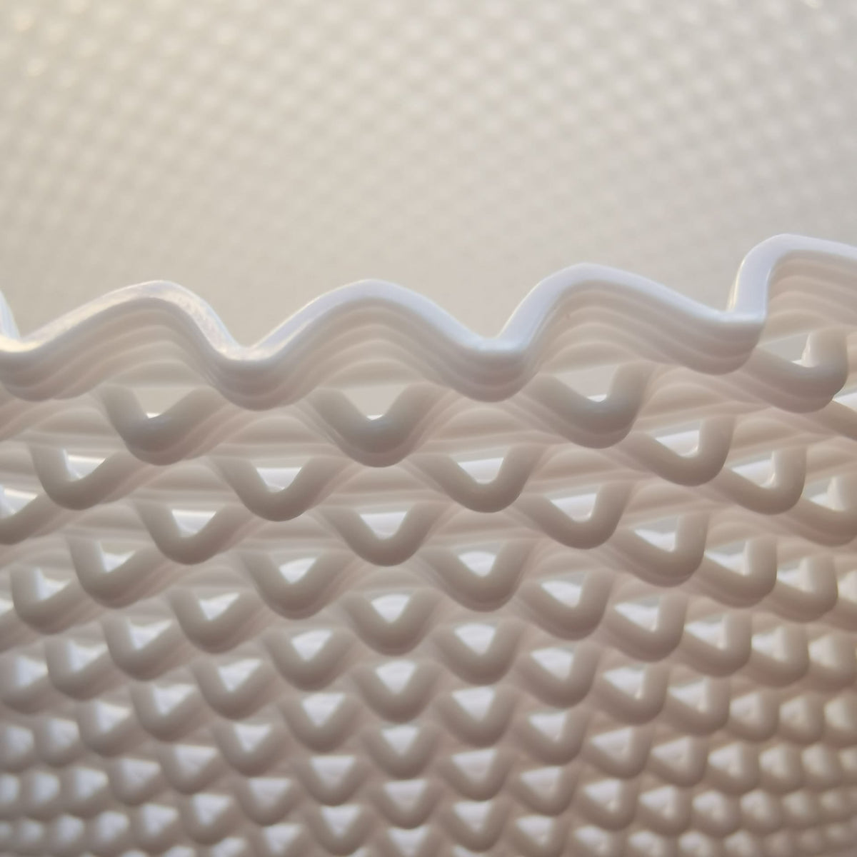 Woven Glow Table Lamp