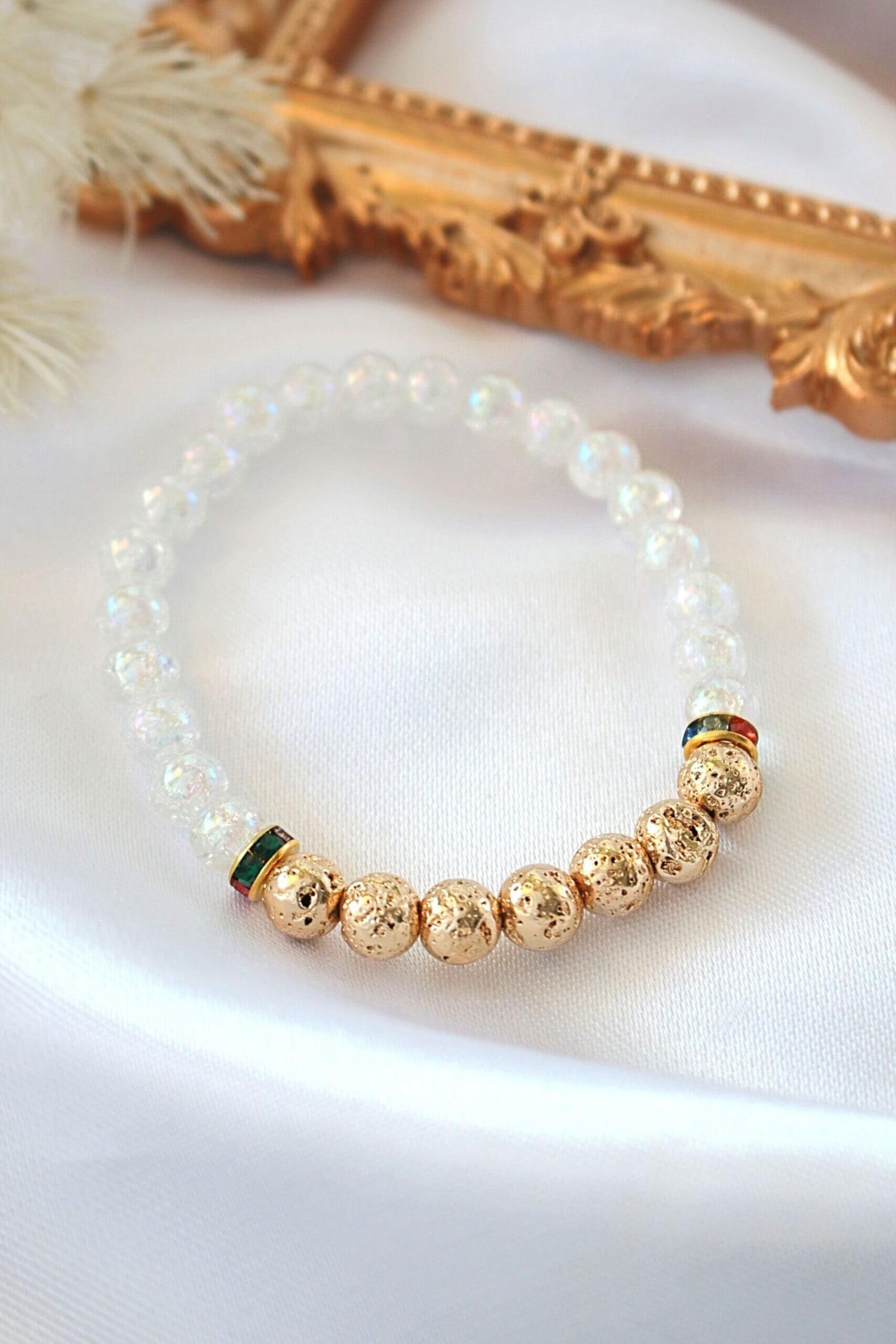 Bracciale Elastico Diffusore di Aromi in Pietra Lavica Dorata