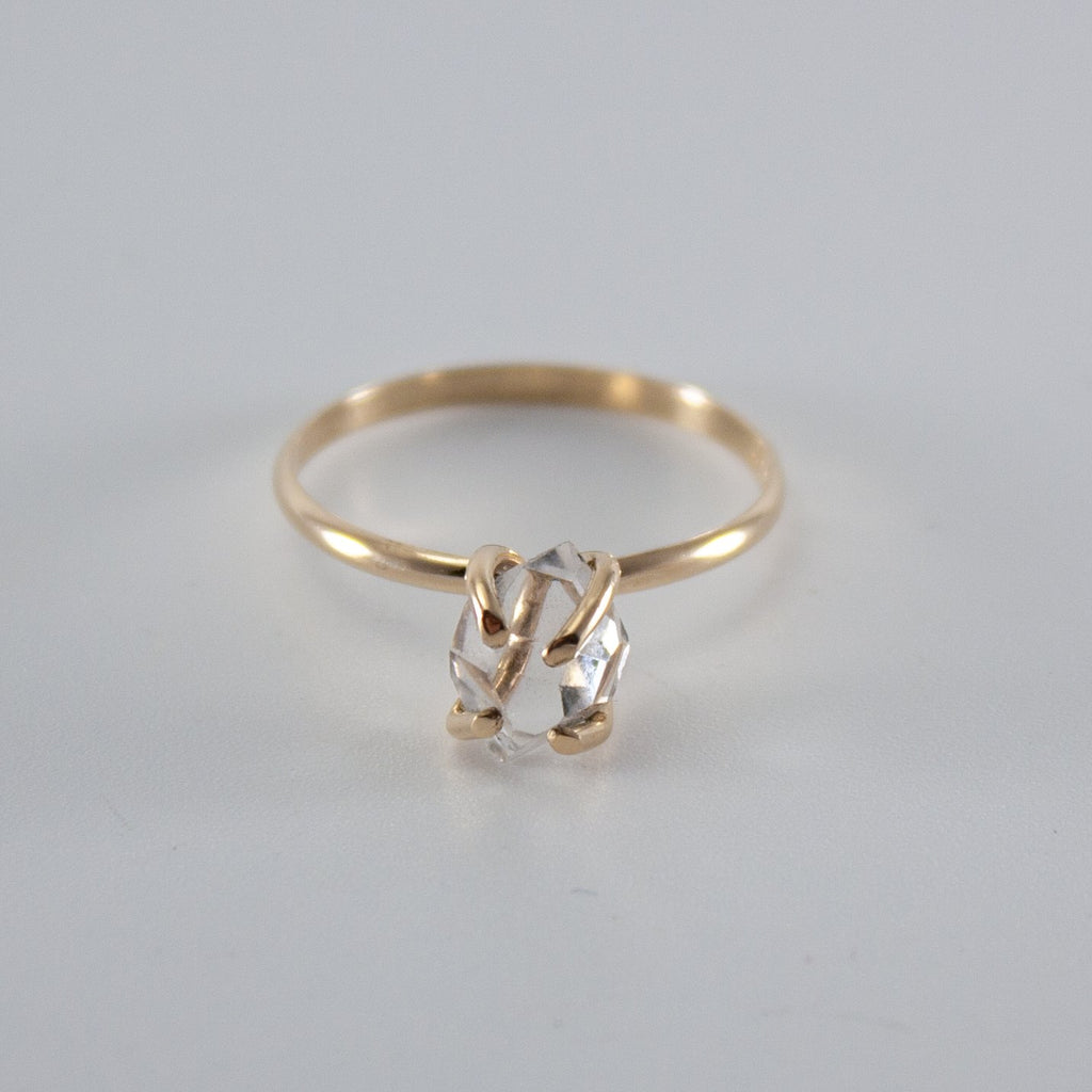 Anello con Diamante Herkimer Grezzo – Oro 14k Gold Filled, Montatura a 4 Punte