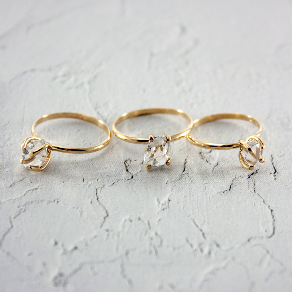 Anello con Diamante Herkimer Grezzo – Oro 14k Gold Filled, Montatura a 4 Punte